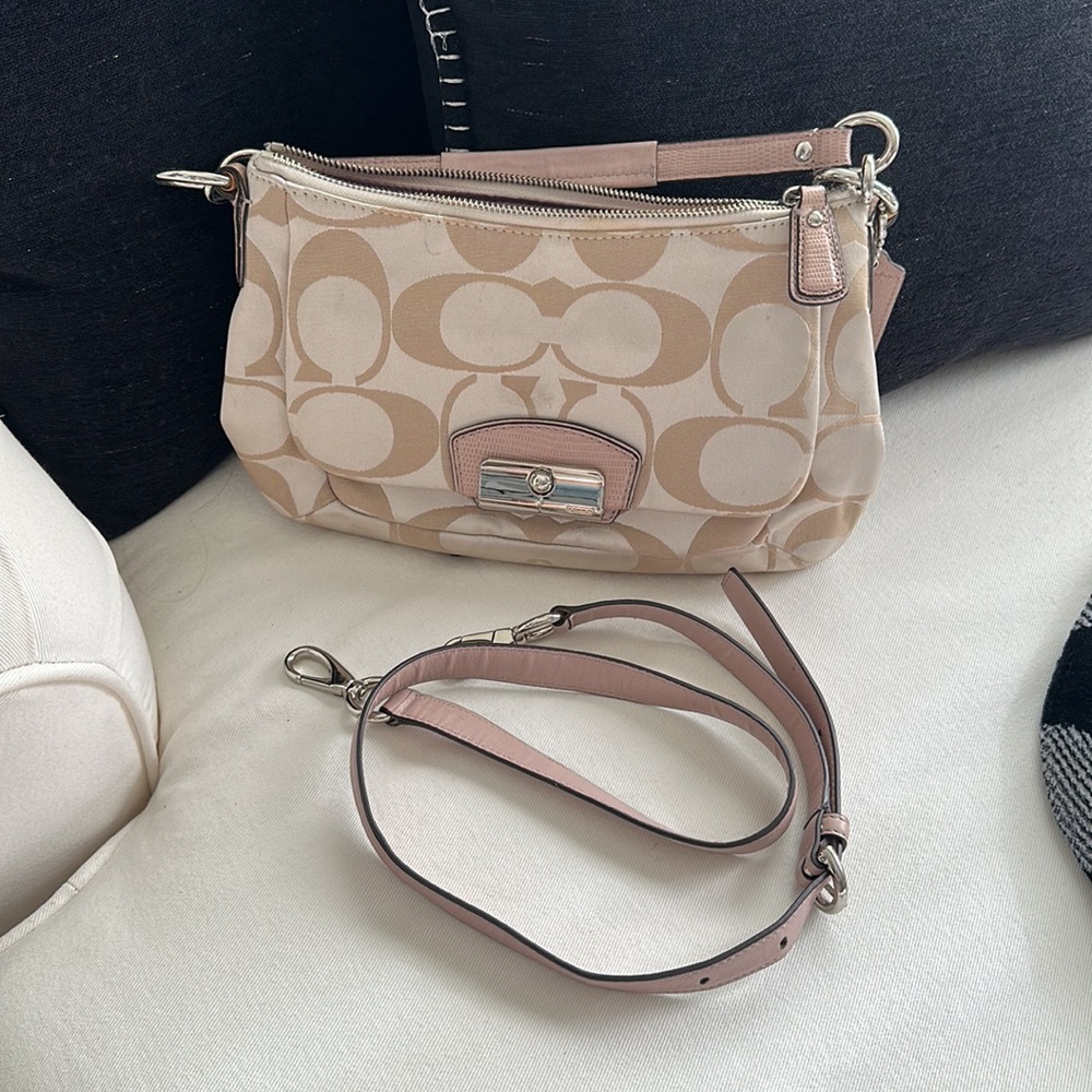 COACH CROSSBODY/ HANDBAG